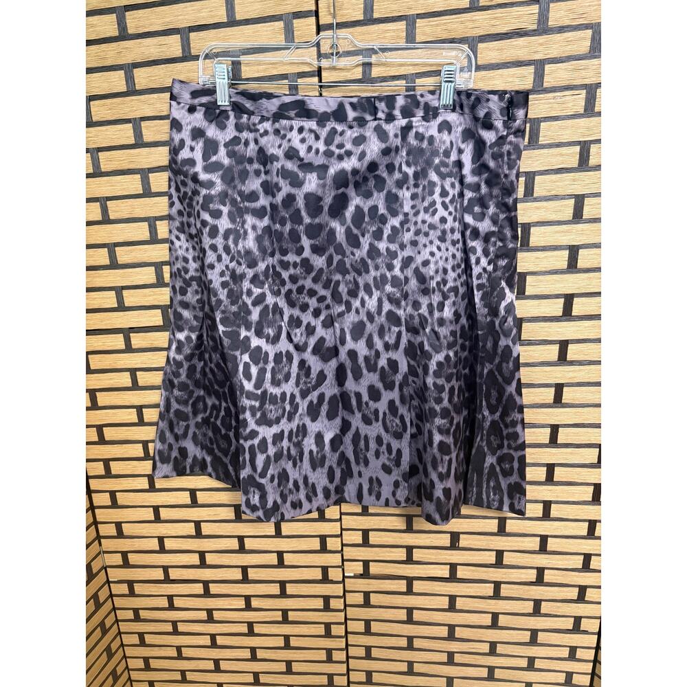 East 5th Gray Cheetah Print Skirt Size 18